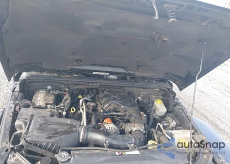 2013 Jeep Wrangler Unlimited Sahara z USA, uszkodzony, nr VIN 1C4BJWEG8DL592007